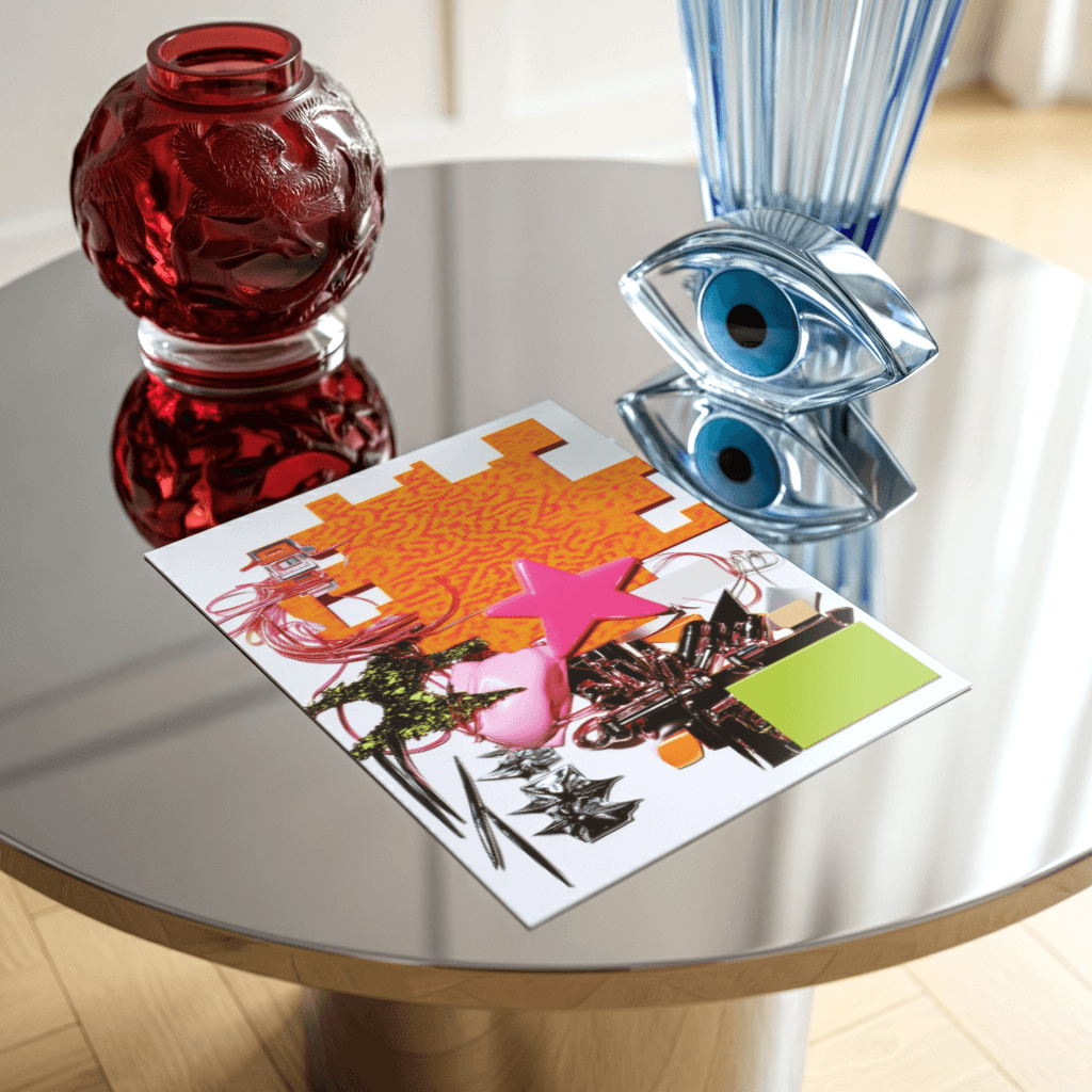 Modernes Poster abstrakt mit bunten Formen und künstlerischen Elementen auf einem Tisch