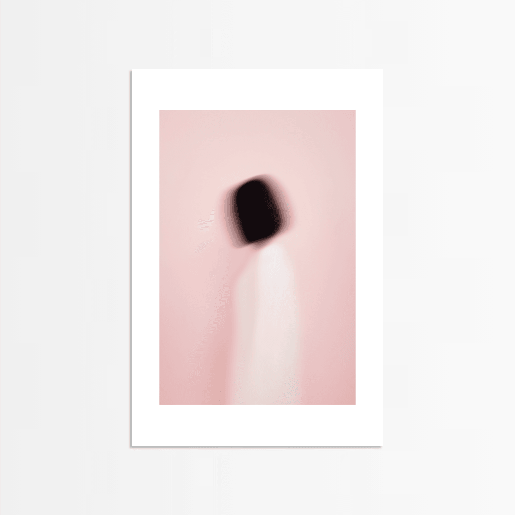 Modernes Poster abstrakt mit sanften rosa Tönen und einem schwarzen Quadrat für kreative Räume