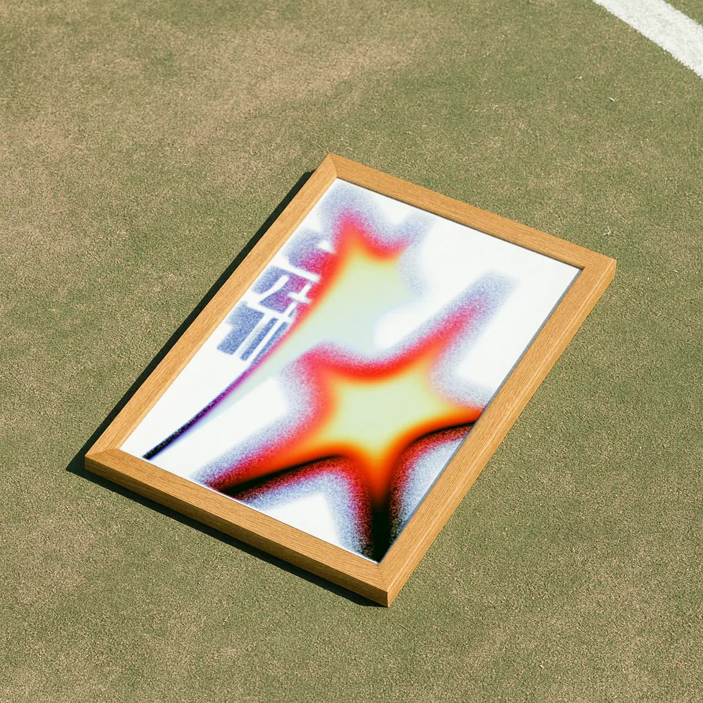 Modernes Stern Poster in einem Holzrahmen für zeitgenössische Innenraumgestaltung